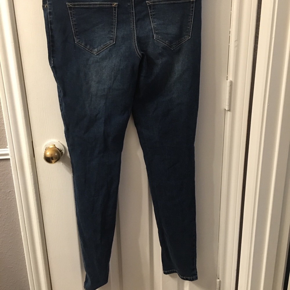Jeans - Picture 2 of 3